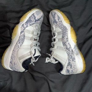 Snake white Bone Jordan Retro 11 Lows Size 7.5Y